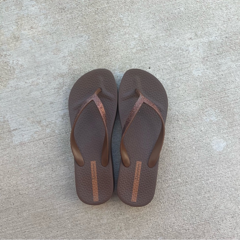 Ipanema Women's Mesh Chic Platform Flip Flops Sandals Gold Glitter Size 8